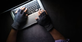 '요청'에 응답하면 많은 비밀이 훔쳐집니다. 우타르프라데시 '요청'에 응답하면 많은 비밀이 훔쳐집니다. 우타르프라데시