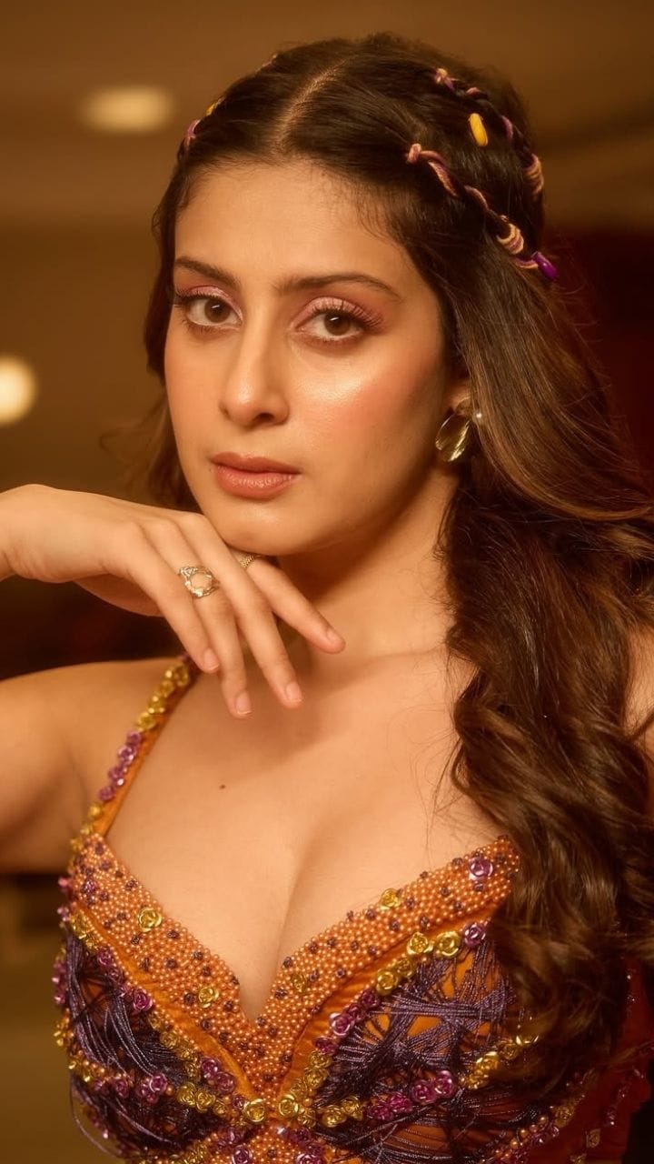 isha malviya hot pic