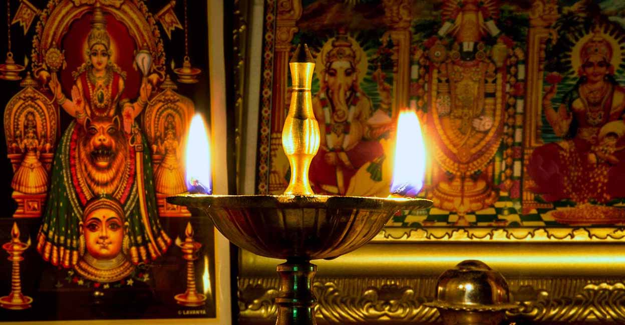 നിലവിളക്ക് കൊളുത്തുന്നത് മുടങ്ങിയാല്‍ ദോഷമോ? പരിഹാരമെന്ത്