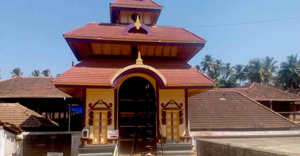 പൂവൻകോഴിയെ വഴിപാടായി സമർപ്പിക്കുന്ന ഭഗവതിക്ഷേത്രം Pazhayannur Bhagavathy Temple ജ്യോതിഷം