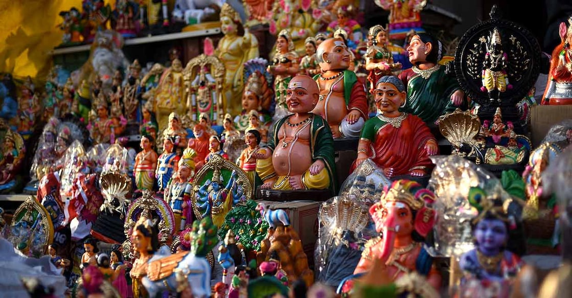 ommala Koluvu: A Step-by-Step Guide to the South Indian Tradition Image Credit: siva chandru/ Shutterstock