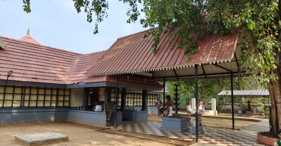 ചിത്രം: സ്പെഷൽ അറേഞ്ച്മെന്റ്