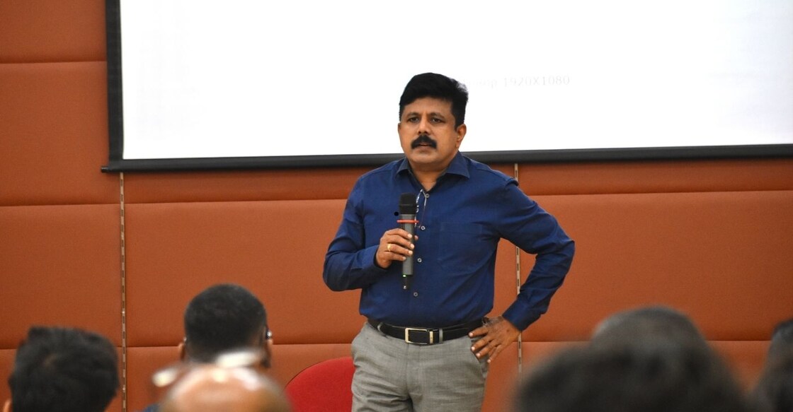 മനോരമ ഓൺലൈൻ എലവേറ്റ് - ഡ്രീംസ് ടു റിയാലിറ്റി’ ബിസിനസ് പിച്ചിങ് പ്രോഗ്രാമിന്റെ ഗ്രൂമിങ് സെഷനുകൾ
സ്റ്റാർടപ് മിഷൻ സിഇഒ അനൂപ് അംബിക നയിക്കുന്നു.