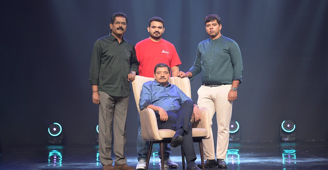 മനോരമ ഓൺലൈൻ എലവേറ്റിന്റെ നിക്ഷേപക പാനൽ അംഗങ്ങളായ ഗ്രൂപ്പ് മീരാൻ ചെയർമാൻ നവാസ് മീരാൻ, ജെയിൻ യൂണിവേഴ്സിറ്റി ഡയറക്ടർ ഡോ. ടോം എം. ജോസഫ്, അസറ്റ് ഹോംസ് സ്ഥാപകൻ സുനിൽ കുമാർ, ഹീൽ സ്ഥാപകൻ രാഹുൽ എബ്രഹാം മാമ്മൻ എന്നിവർ