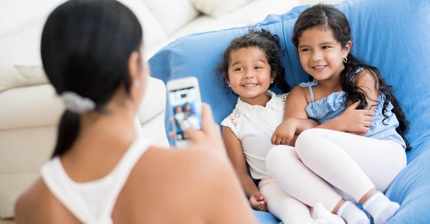 beware-of-these-risks-sharing-photo-of-kids-on-social-media beware-of-these-risks-sharing-photo-of-kids-on-social-media