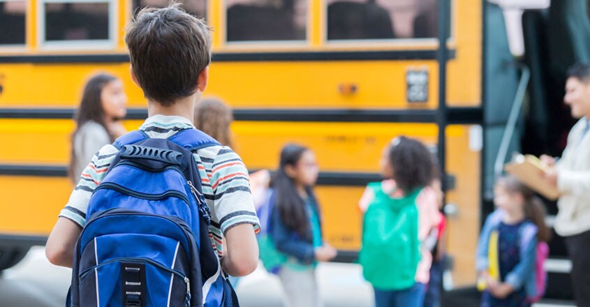 children-safety-tips-for-traveling-to-and-from-school children-safety-tips-for-traveling-to-and-from-school