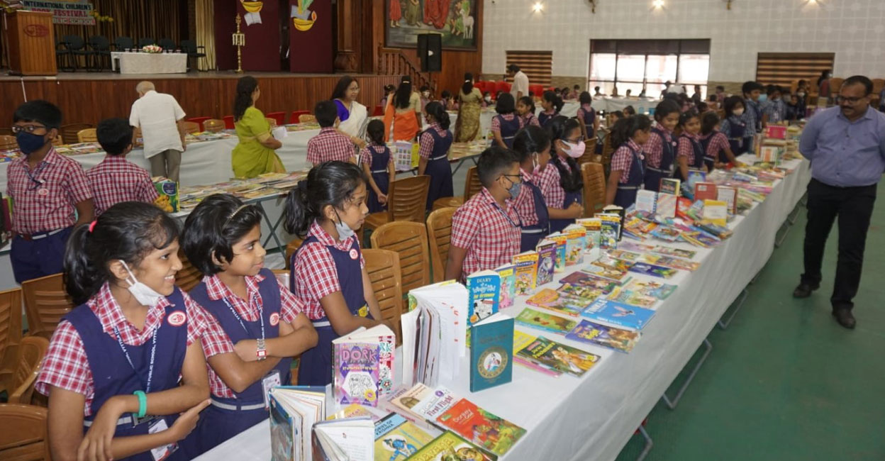 കുട്ടികൾക്കായി അന്താരാഷ്ട്ര പുസ്തകോത്സവം - Book festival | Toc H school