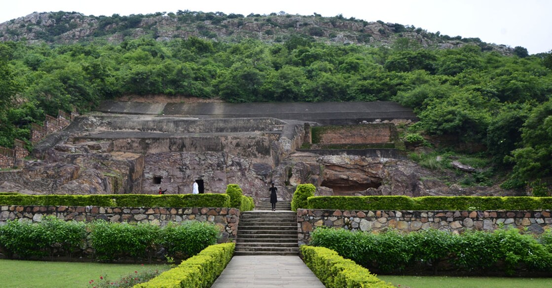 treasure-in-the-son-bhandar-caves-of-bihar