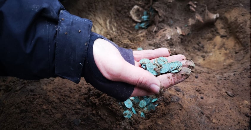 medieval-gold-coins-discovered-on-a-farm-in-hungary medieval-gold-coins-discovered-on-a-farm-in-hungary