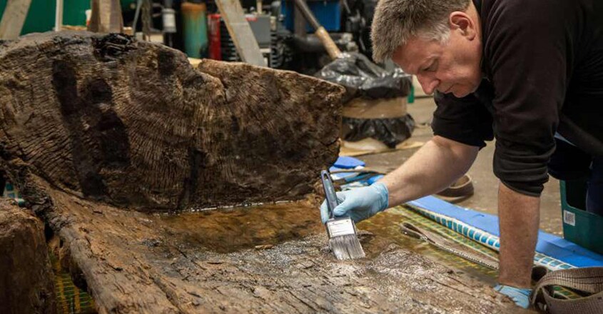 coffin-found-in-golf-course-pond-contains-a-4000-year-old-man-buried-with-an-axe coffin-found-in-golf-course-pond-contains-a-4000-year-old-man-buried-with-an-axe