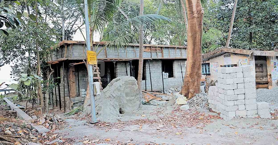 അരൂക്കുറ്റി സ്മാർട് വില്ലേജ് ഓഫിസ് നിർമാണം തുടങ്ങി