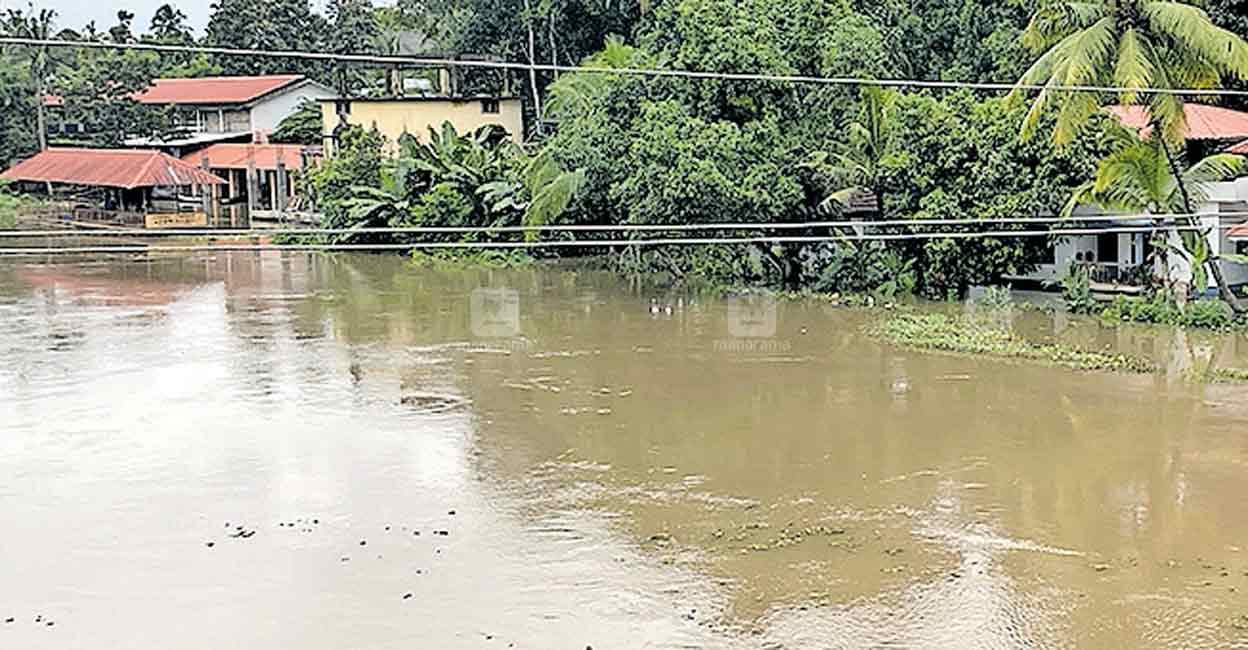 മഴയ്ക്ക് നേരിയ ശമനം വെള്ളമിറങ്ങാതെ അപ്പർകുട്ടനാട് | Alappuzha rain ...