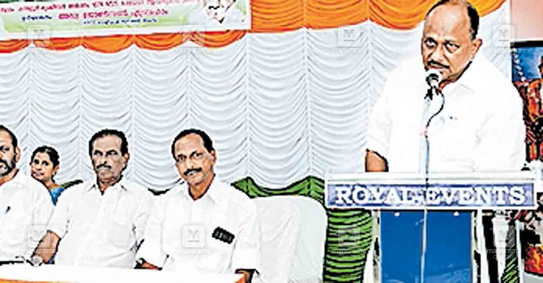  യുഡിഎഫ് കണ്ടല്ലൂർ നോർത്ത് മണ്ഡലം തിരഞ്ഞെടുപ്പ് കൺവൻഷൻ കെപിസിസി രാഷ്ട്രീയകാര്യ സമിതി അംഗം ജോൺസൺ ഏബ്രഹാം ഉദ്ഘാടനം ചെയ്യുന്നു.  