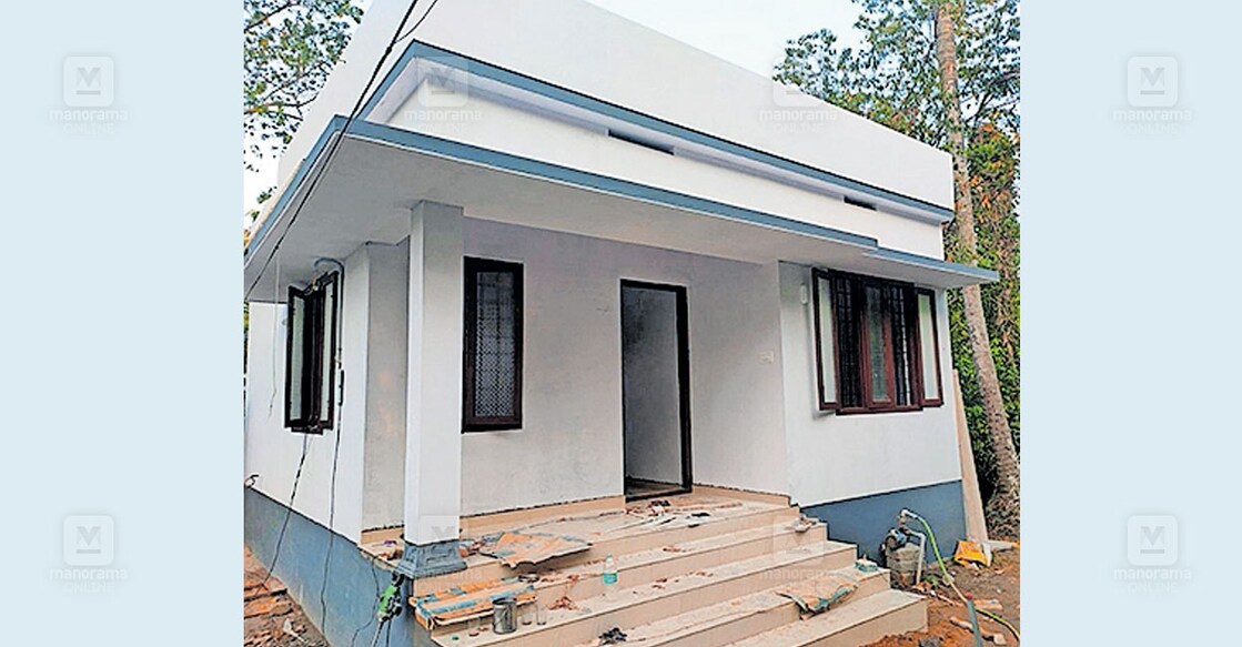 സെബാസ്റ്റ്യന്റെ കുടുംബത്തിന് കെ.സി.വേണുഗോപാൽ എംപി നിർമിച്ചു നൽകിയ വീട്.