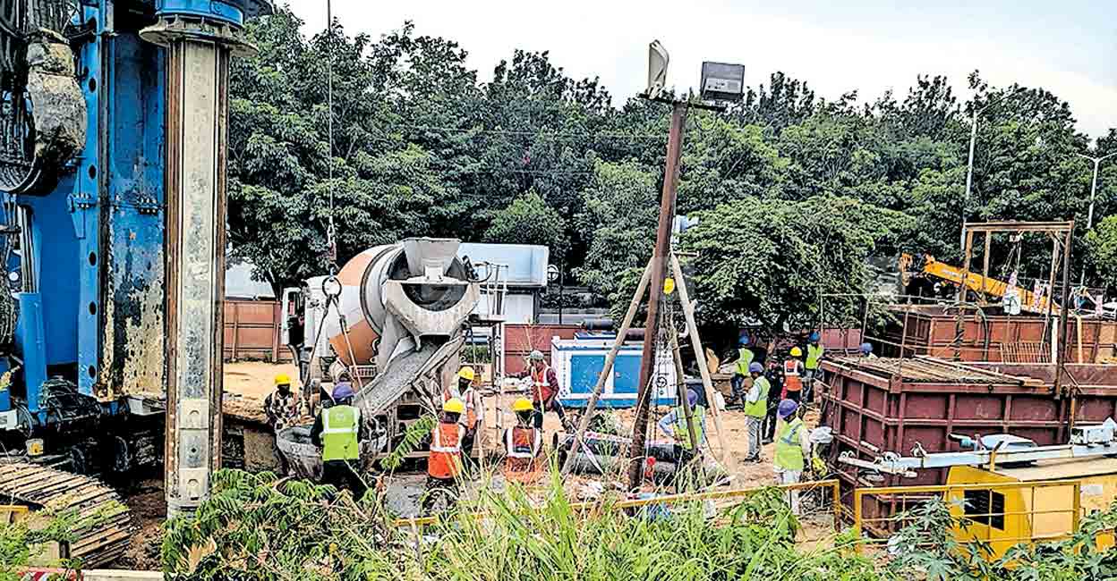 ബയ്യപ്പനഹള്ളി–ചിക്കബാനവാര സബേർബൻ പാതയിൽ നിർമാണം പുരോഗമിക്കുന്ന ഹെബ്ബാൾ റെയിൽവേ സ്റ്റേഷൻ.