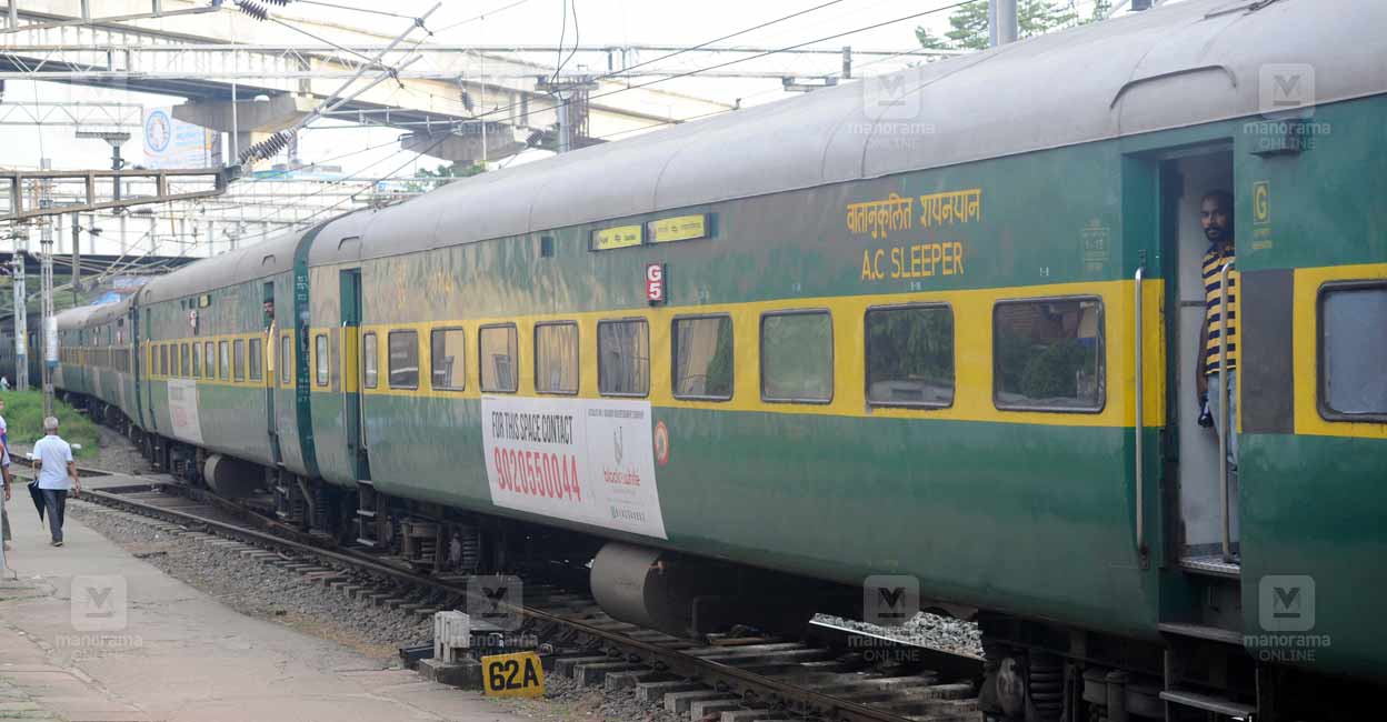 സ്പെയർ പാർട്സ് കിട്ടാനില്ല; ഐസിഎഫ് നിർ‌മിച്ച 900 ഗരീബ് രഥ് കോച്ചുകൾ പി ...
