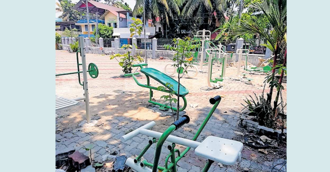 നായരമ്പലം പഞ്ചായത്ത് വളപ്പിൽ ഓപ്പൺ ജിം