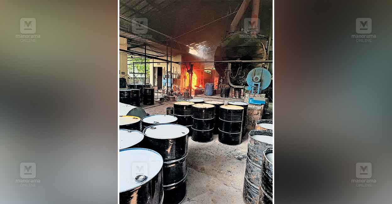 ബിറ്റുമിനെക്സ് കൊച്ചിൻ കമ്പനിയിൽ തീപിടിത്തം | Ambalamedu fire ...