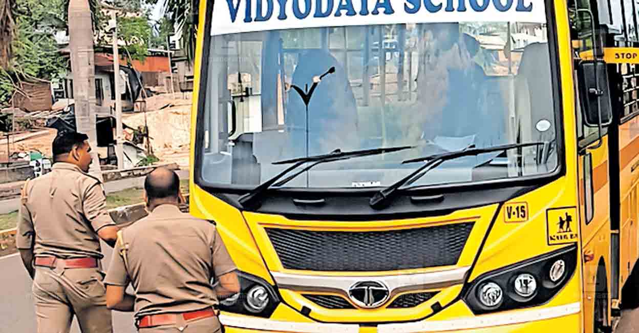 സ്കൂൾ ബസുകളുടെ പരിശോധന തുടങ്ങി; ന്യൂനത കണ്ടെത്തിയത് 20 വാഹനങ്ങളിൽ