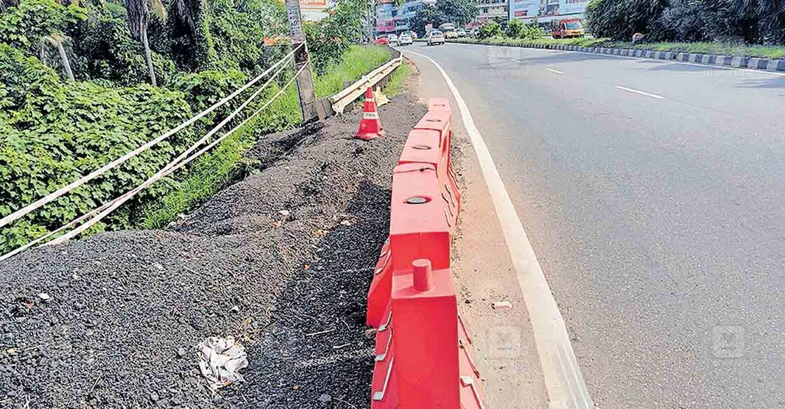 ermakulam-road-near-karayamparambu-bridge അറ്റകുറ്റപ്പണി വൈകുന്ന ദേശീയപാതയിലെ കരയാംപറമ്പ് പാലത്തിന്റെ അനുബന്ധ റോഡ്.