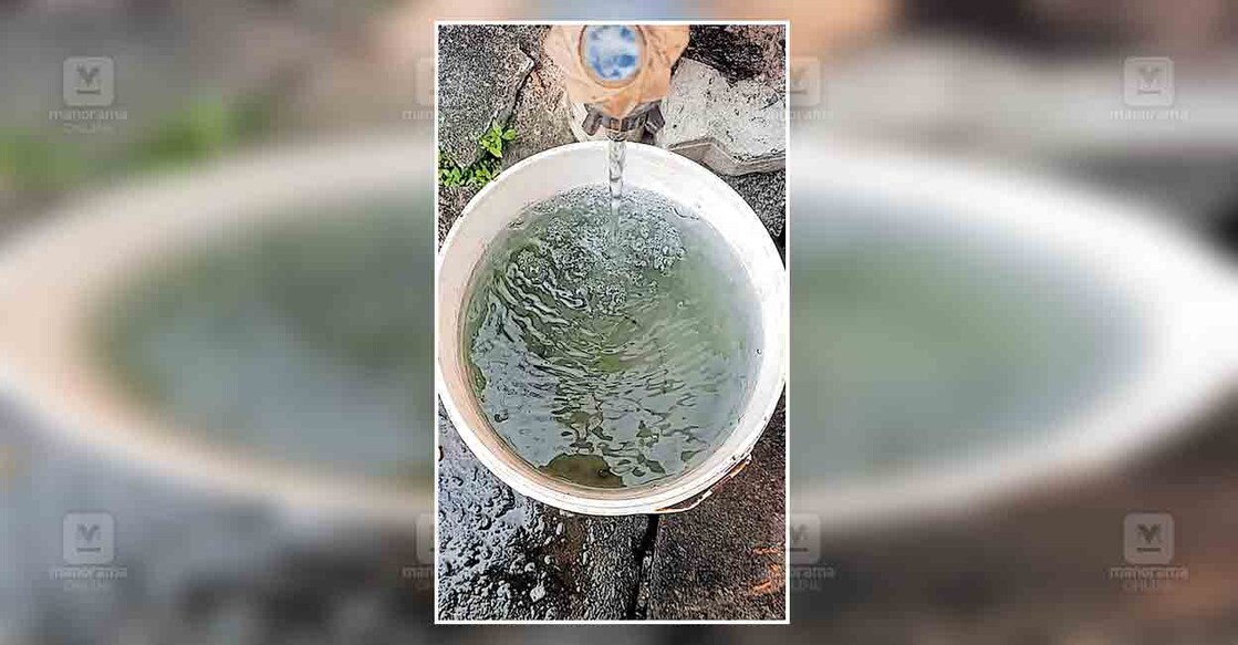 ഫോർട്ട് വൈപ്പിനിൽ പൈപ്പിലൂടെ എത്തിയ ചെളിവെള്ളം.  
