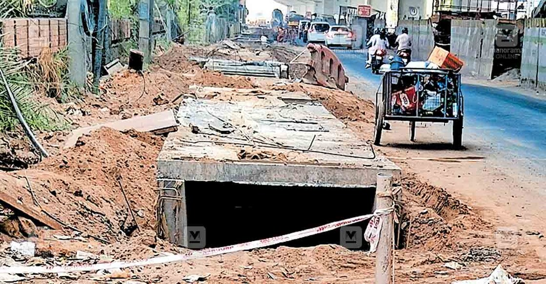 thuravur-aroor-over-bridge അരൂർ ഭാഗത്ത് കാന നിർമാണം തുടങ്ങിയപ്പോൾ