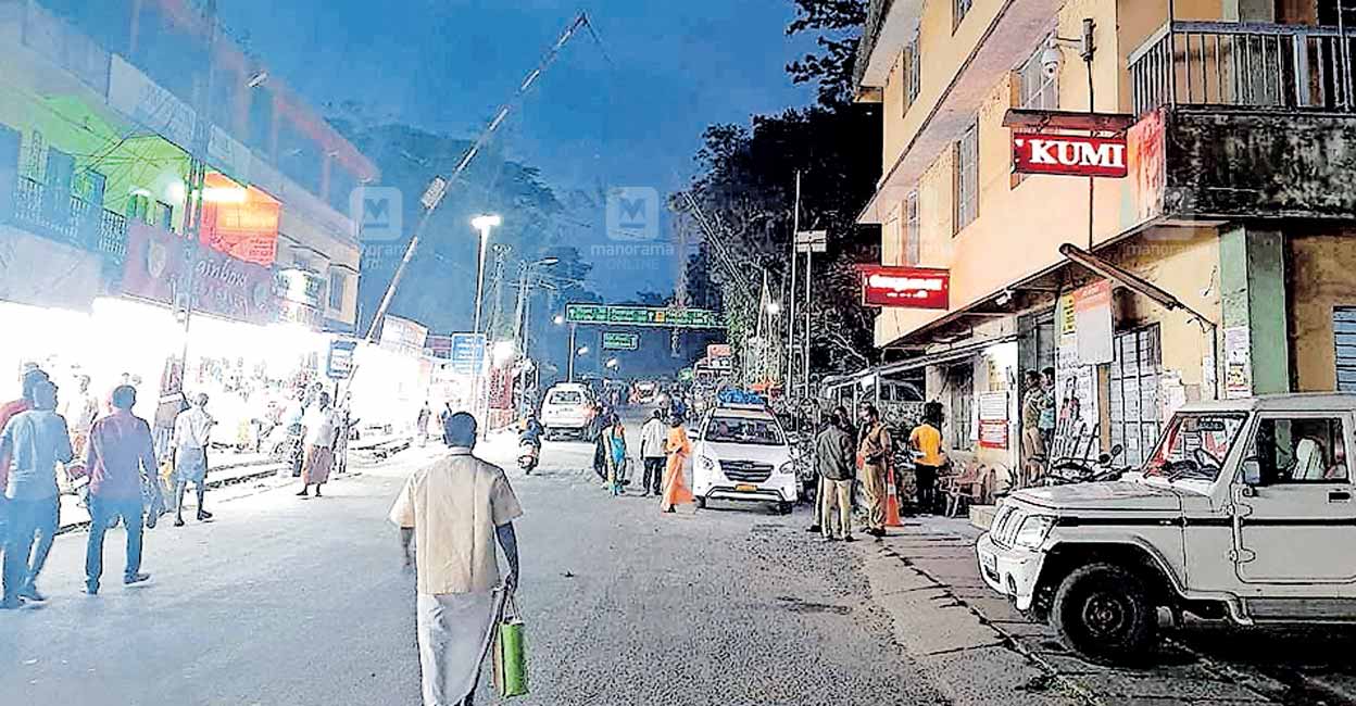 അതിർത്തി ചെക്പോസ്റ്റിൽ മോട്ടർ വാഹനവകുപ്പ് ഉദ്യോഗസ്ഥരുടെ കൊയ്ത്ത്, 10