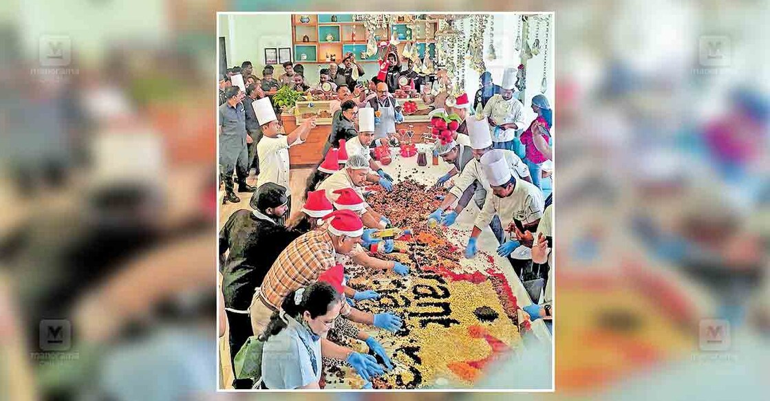 മൂന്നാർ പോതമേട് ഫ്രാഗ്രന്റ് നേച്ചർ റിസോർട്ടിൽ നടന്ന കേക്ക് മിക്സിങ്.