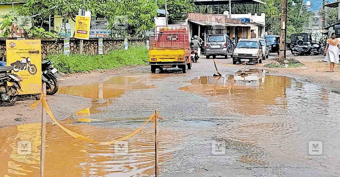 idukki-water-road-6 നെടുങ്കണ്ടം മൈനർ സിറ്റി റോഡിൽ കഴിഞ്ഞ ദിവസമുണ്ടായ വെള്ളക്കെട്ട്.