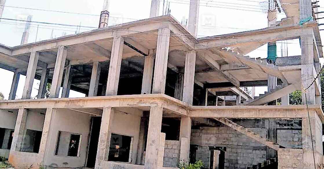 നിർമാണം ഇഴയുന്ന രാജാക്കാട് പഞ്ചായത്ത് ഓഫിസ്.  