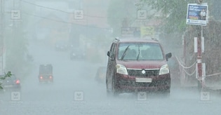 മഴ: കുട്ടനാട് താലൂക്കിലെ വിദ്യാഭ്യാസ സ്ഥാപനങ്ങൾക്കും തെക്കേക്കര ഗവ. എൽപി സ്കൂളിനും ബുധനാഴ്ച അവധി