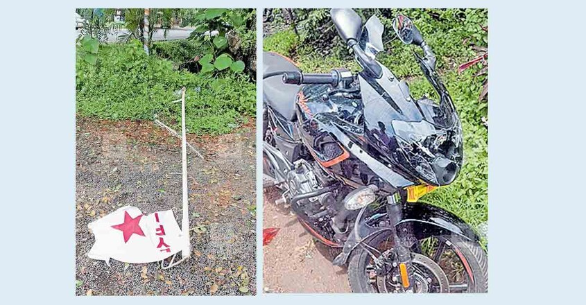 1.സിപിഎം പാപ്പിനിശേരി ഈസ്റ്റ് ലോക്കൽ കമ്മിറ്റി ഓഫിസിനു സമീപത്തെ ഡിവൈഎഫ്ഐ കൊടിമരം തകർത്ത നിലയിൽ.2.മന്ത്രി ഇ.പി.ജയരാജന്റെ പാപ്പിനിശ്ശേരി അരോളിയിലെ വസതിയിലേക്കു മാർച്ച് നടത്തിയ യുവമോർച്ച പ്രവർത്തകരുടെ ഇരുചക്ര വാഹനങ്ങൾ ചുങ്കത്ത് തകർത്ത നിലയിൽ. 1.സിപിഎം പാപ്പിനിശേരി ഈസ്റ്റ് ലോക്കൽ കമ്മിറ്റി ഓഫിസിനു സമീപത്തെ ഡിവൈഎഫ്ഐ കൊടിമരം തകർത്ത നിലയിൽ.2.മന്ത്രി ഇ.പി.ജയരാജന്റെ പാപ്പിനിശ്ശേരി അരോളിയിലെ വസതിയിലേക്കു മാർച്ച് നടത്തിയ യുവമോർച്ച പ്രവർത്തകരുടെ ഇരുചക്ര വാഹനങ്ങൾ ചുങ്കത്ത് തകർത്ത നിലയിൽ.