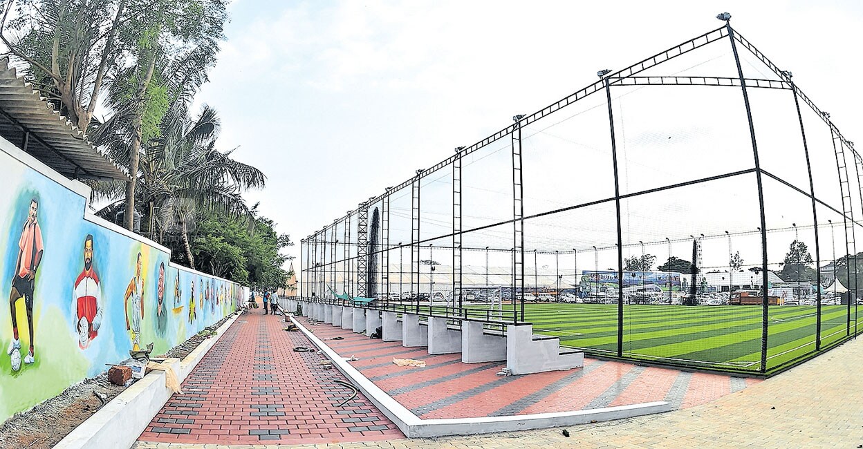 പൊലീസ് മൈതാനിയിലെ ടർഫ് ഇന്നു തുറക്കും