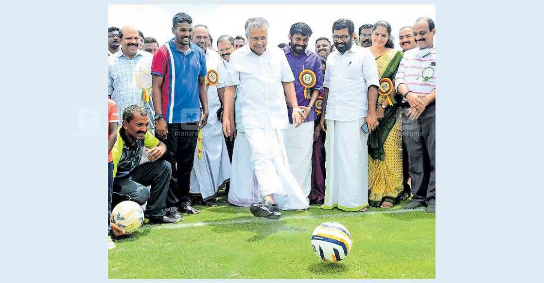 kannutr-football-pinarai-vijayan