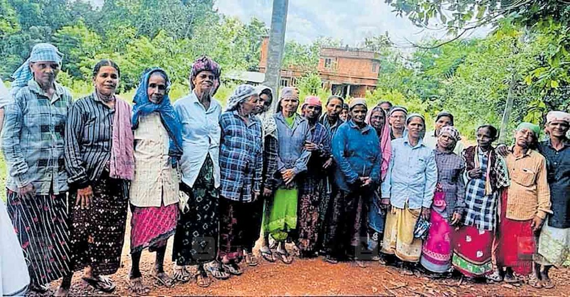 കുറ്റ്യാട്ടൂർ പഴശ്ശിയിലെ തൊഴിലുറപ്പ് തൊഴിലാളികൾ.