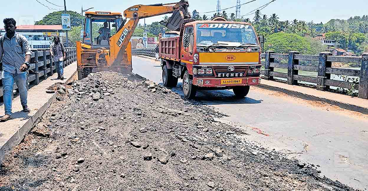 മാഹിപ്പാലം: പ്രവൃത്തി തുടങ്ങി, പതിവ് അറ്റകുറ്റപ്പണിയല്ല; അടിമുടി ...