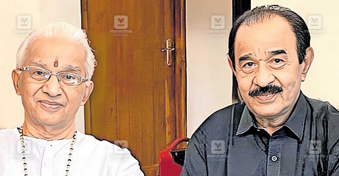 kannur-vpr വി.പി.രാമചന്ദ്രൻ സഹോദരനും നർത്തകനുമായ വി.പി.ധനഞ്ജയനൊപ്പം (ഫയൽ പടം)