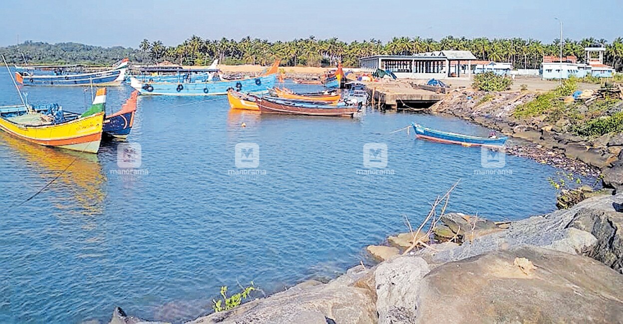 പൂഴിയിൽ പുതഞ്ഞ് തുറമുഖം Kasargod News കാസർഗോഡ് വാർത്തക