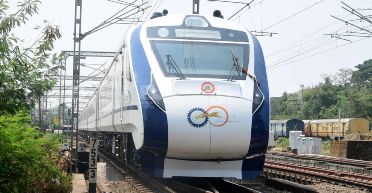 “Vande Bharat Train Earns Rs 2.7 Crore in 6 Days on Thiruvananthapuram-Kasargod Route”