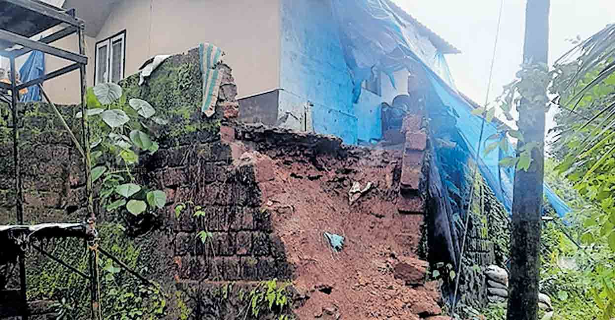 വെള്ളക്കെട്ടും റോഡ് തകർച്ചയും; മഴയിൽ നാശം തുടരുന്നു Kasargod rain