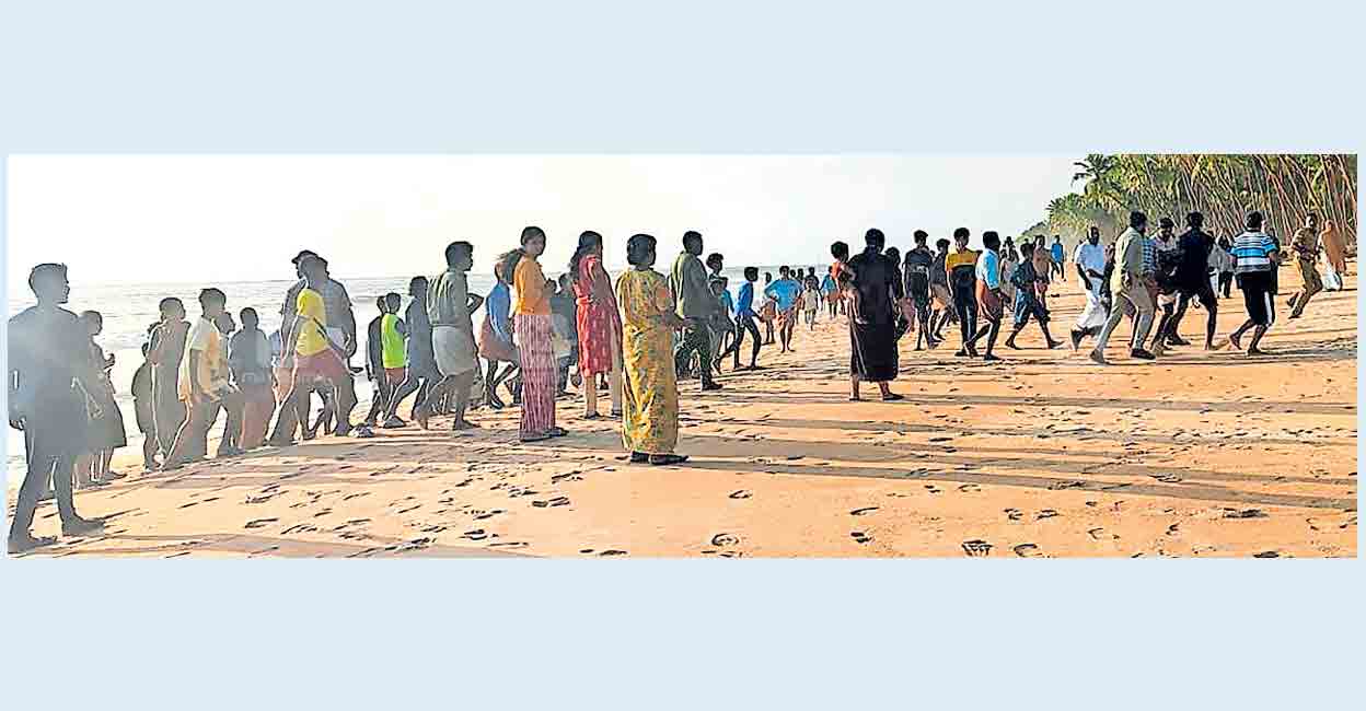 സുഹൃത്തുക്കളുടെ മരണത്തിൽ വിറങ്ങലിച്ച് തീരം