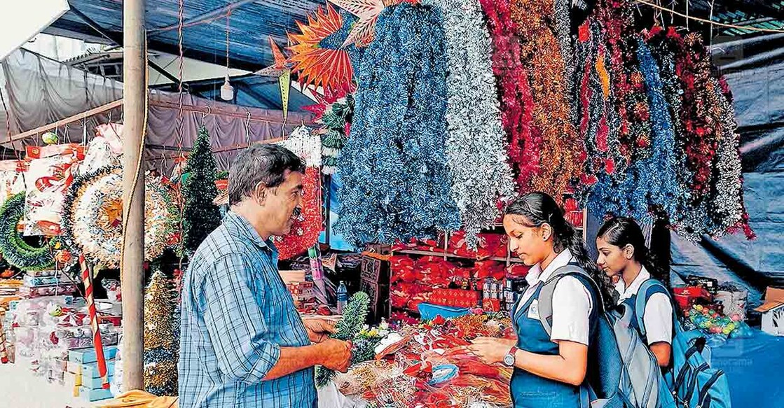 christmas മലയോരത്തെ സജീവമായ ക്രിസ്മസ് വിപണികളിലൊന്ന്. ചിറ്റാരിക്കാൽ ടൗണിൽ നിന്നുള്ള കാഴ്ച.