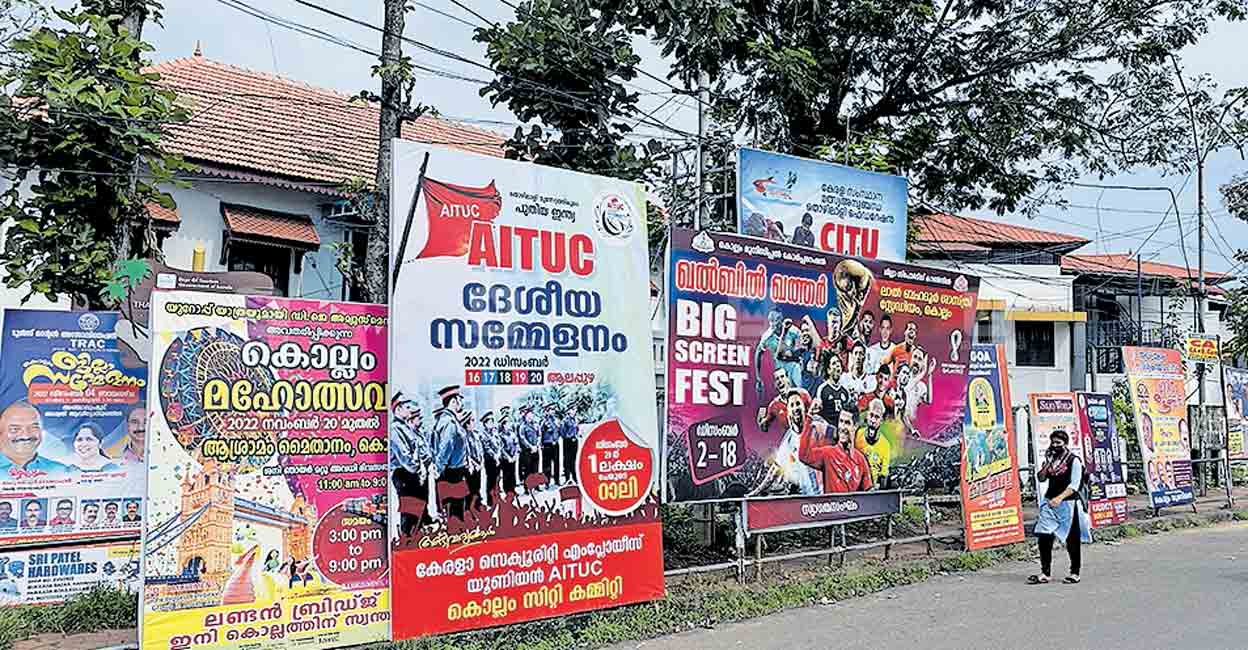 കോടതി ഉത്തരവ്, നോട്ടിസ്..; അനധികൃത ബോർഡുകളും കൊടികളും ‘കുലുങ്ങില്ല’