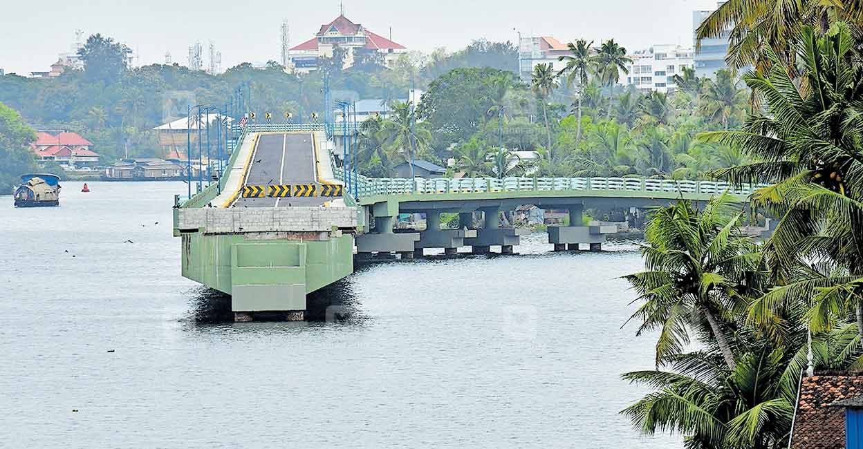 ലിങ്ക് റോഡ് മൂന്നാം ഘട്ടത്തിന്റെ ഉദ്ഘാടനം വൈകുന്നു