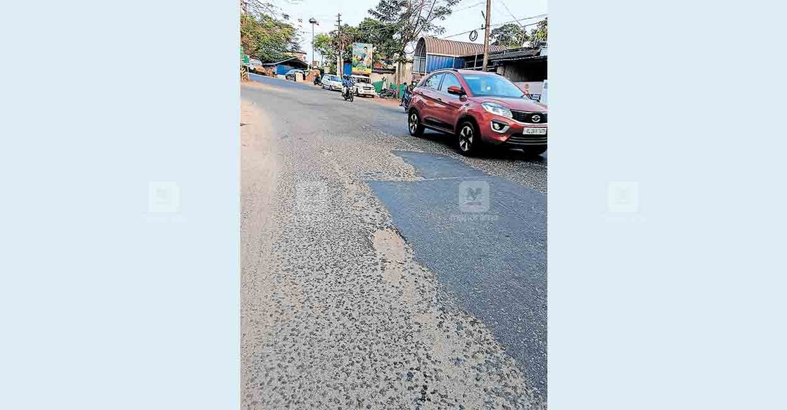 kollam-etc-kottarakkara-cinema-parambu-road നിർമാണം പാതിവഴിയിൽ ഉപേക്ഷിച്ച ഇടിസി- കൊട്ടാരക്കര-സിനിമ പറമ്പ് റോഡ്