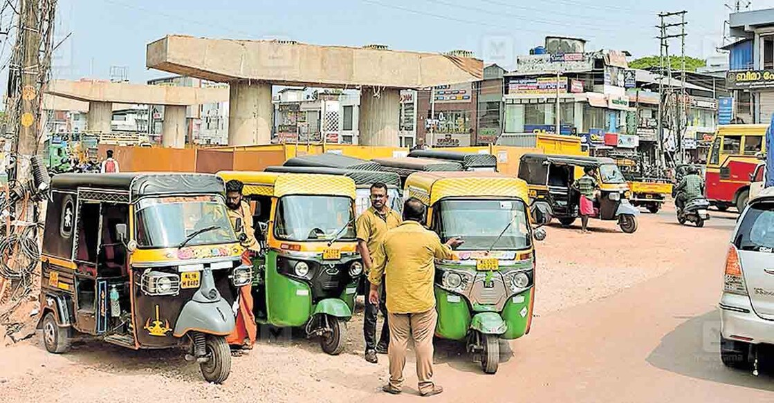 കൊട്ടിയത്തെ താൽക്കാലിക ഓട്ടോ സ്റ്റാൻഡ്.   ചിത്രം: മനോരമ  
