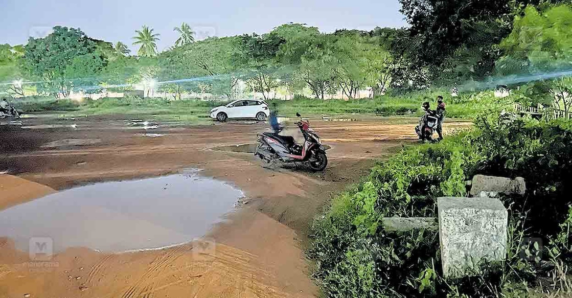 kollam-aasharam-ground ആശ്രാമം മൈതാനത്തെ രാത്രി ദൃശ്യം. ചിത്രം: മനോരമ