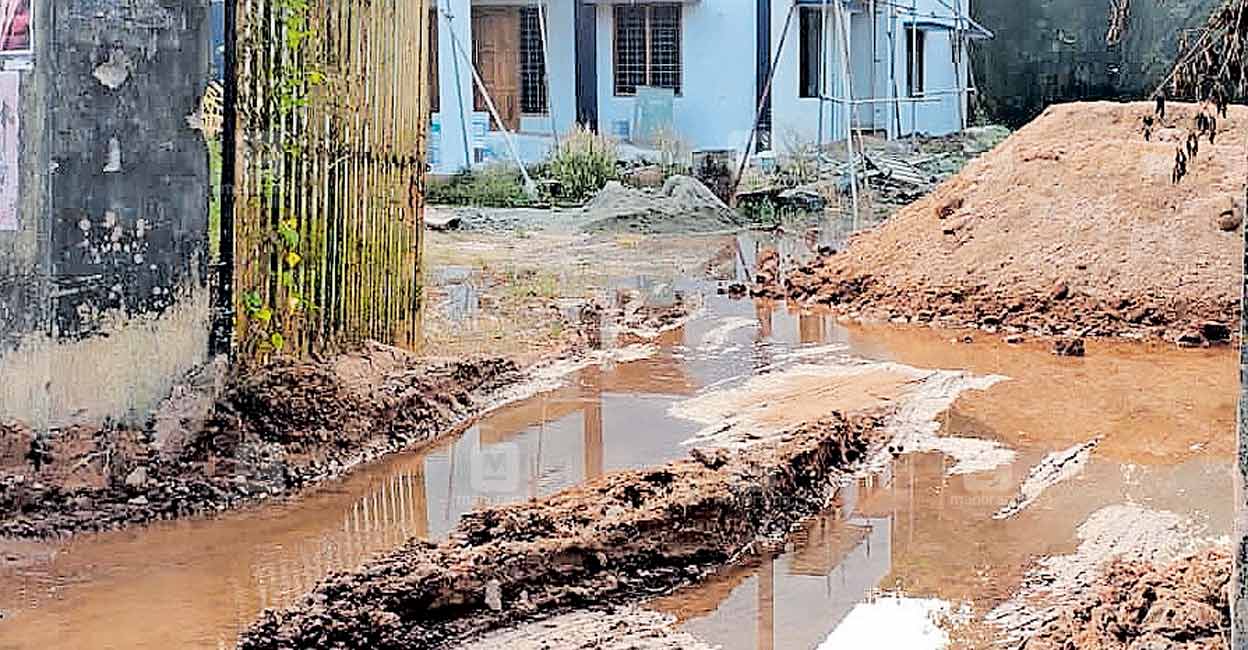 പൈപ്പ് പൊട്ടി വെള്ളം പാഴാകുന്നു; നടപടിയില്ല Kerala Water Authority