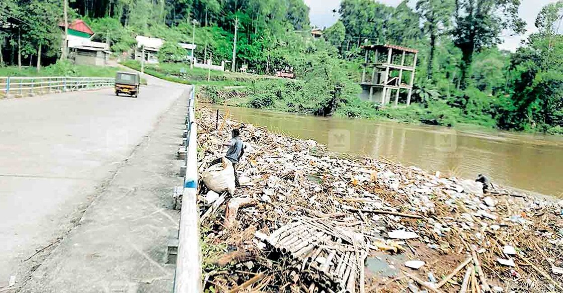 kottayam-manimala-river-waste