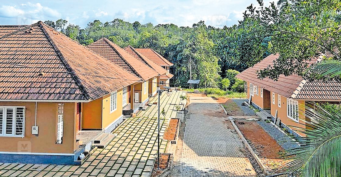 അന്ത്യാളത്ത് നിർമാണം പൂർത്തിയായ സിനർജി ഹോംസ്. 